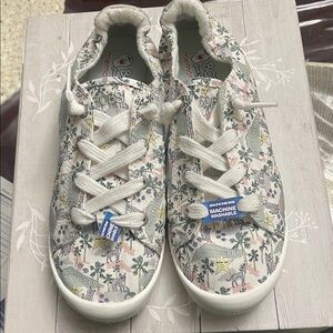 Skechers women size 8